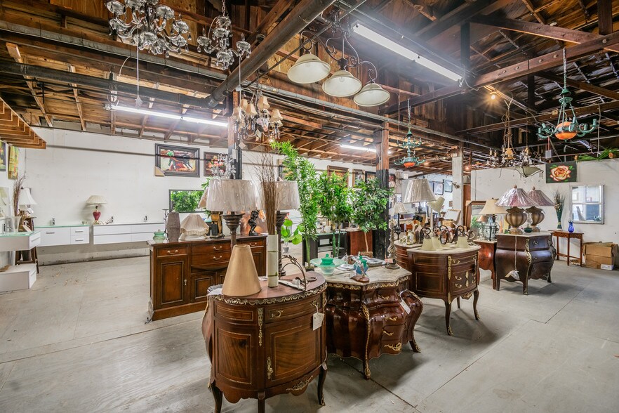 More Photos Of 4214 W Virginia Ave, Tampa Warehouse For Lease