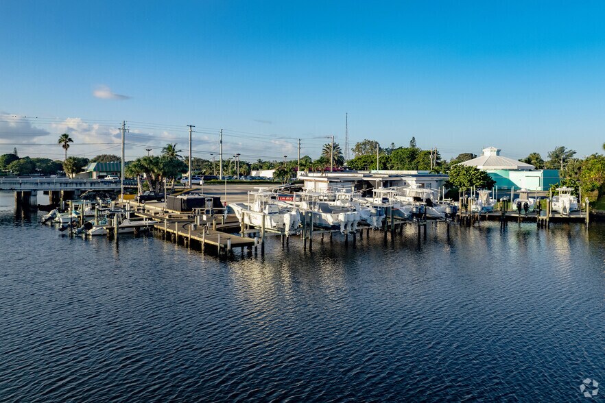 More Photos Of 631 Northlake Blvd, North Palm Beach Marina For Sale
