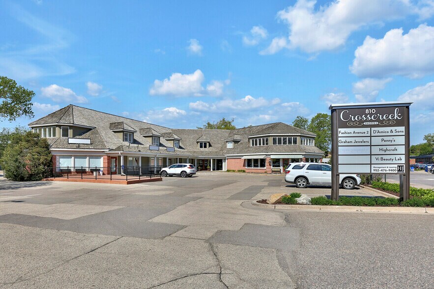 More Photos Of 744-810 Lake St E, Wayzata Unknown For Lease