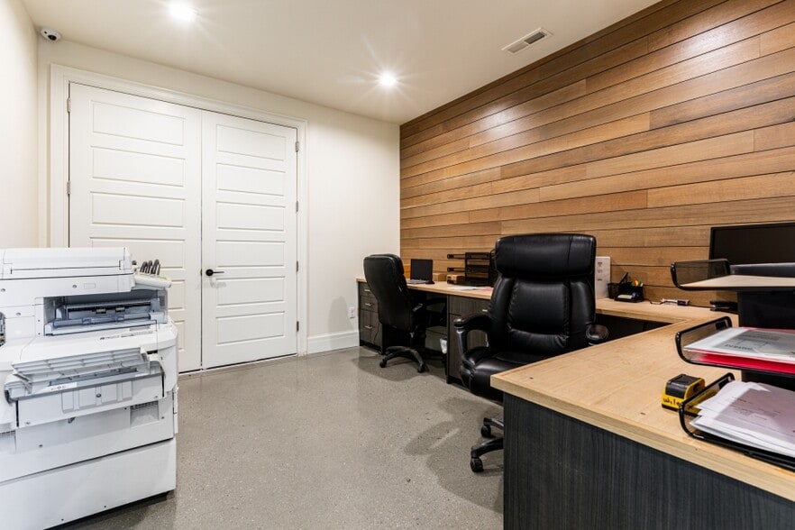 More Photos Of 441 W 12th St, Ogden Manufacturing For Lease