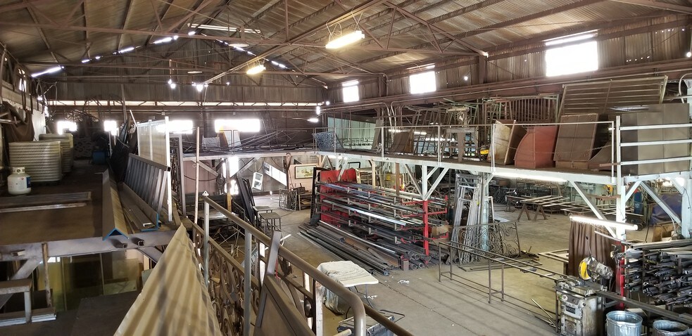 More Photos Of 411 S Flower St, Burbank Warehouse For Lease