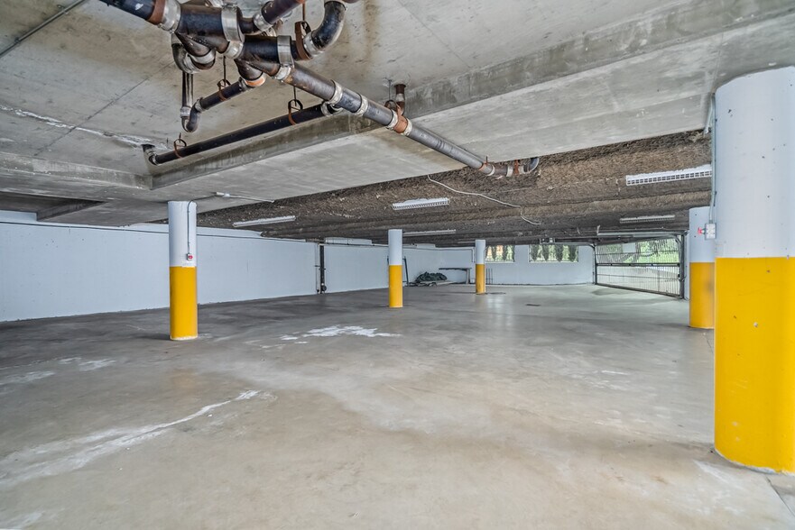 More Photos Of 3455 Victoria Dr, Vancouver Office For Lease