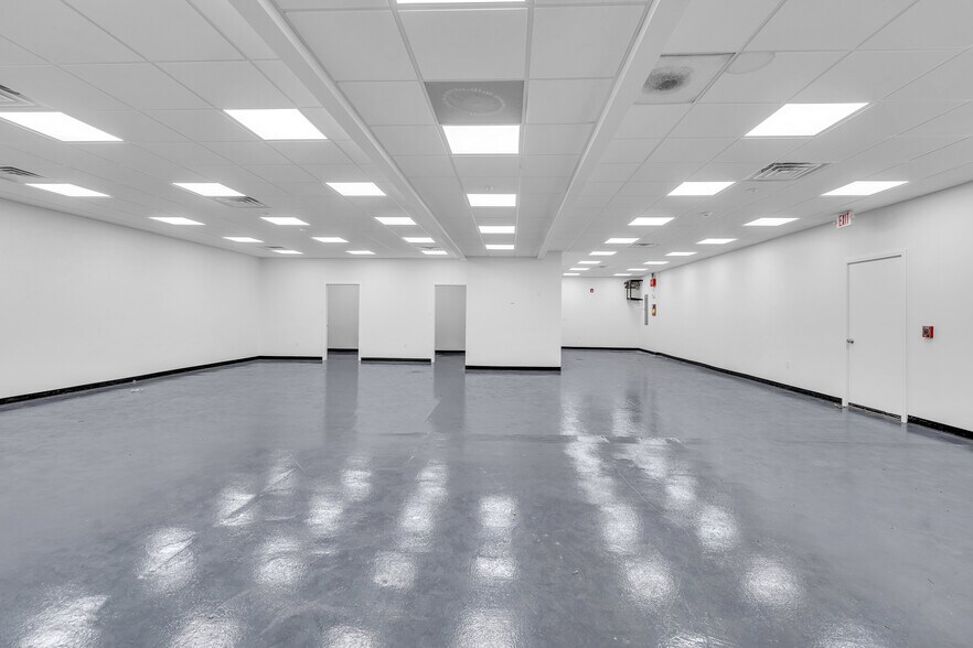 More Photos Of 736 Mantoloking Rd, Brick Storefront For Sale