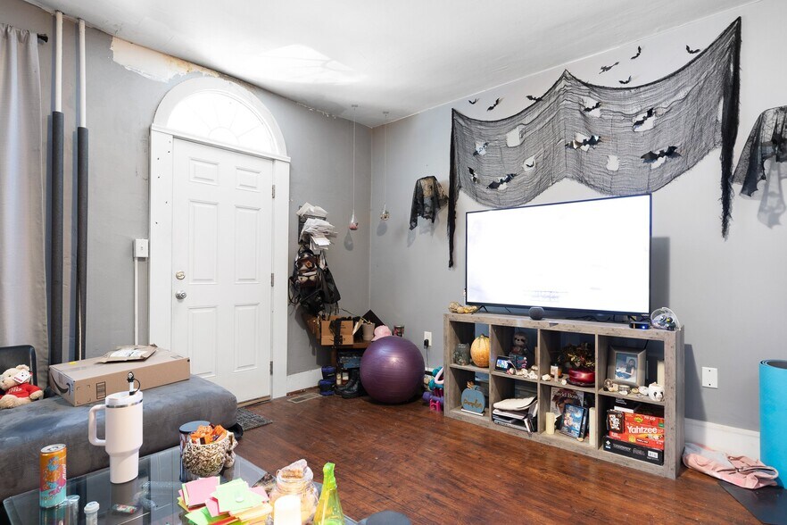 More Photos Of 125 W State St, Kennett Square Apartments For Sale