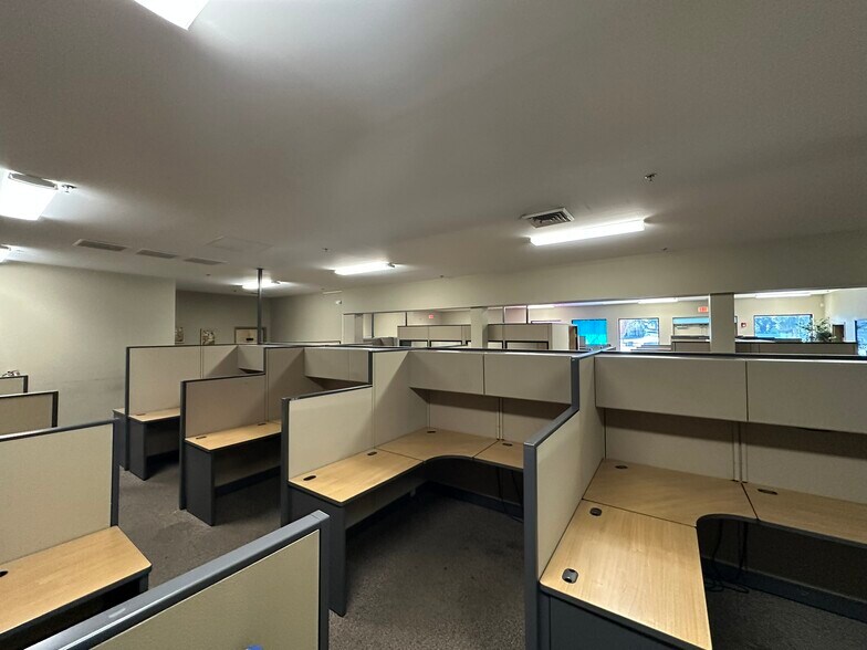 More Photos Of 2250 E Busch Blvd, Tampa Office For Sale