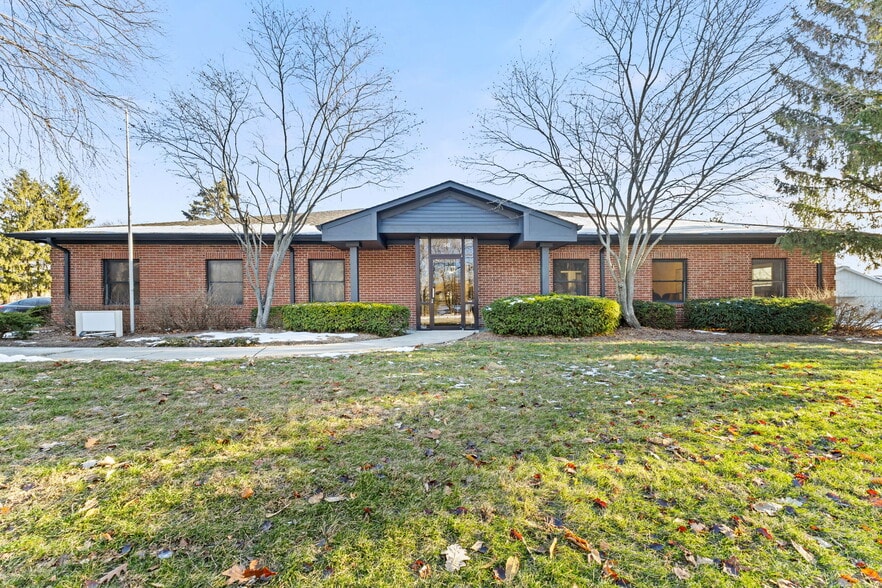 More Photos Of 1542 E Greyhound Pass, Carmel Medical For Lease