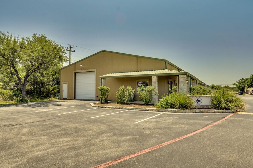 More Photos Of 14121 W US 290 Hwy, Austin Warehouse For Lease