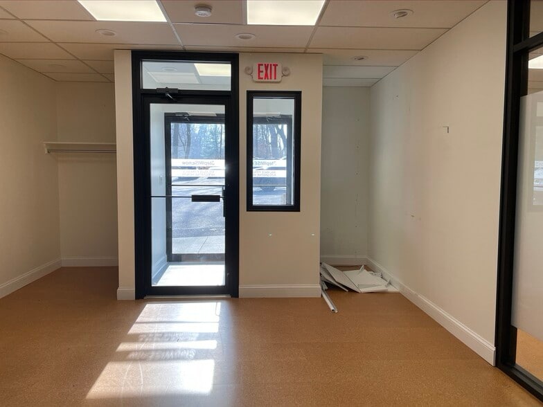 More Photos Of 325 S Highland Ave, Briarcliff Manor Village Medical For Lease
