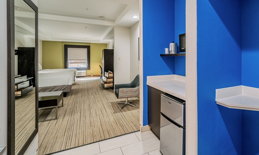 More Photos Of 2440 Gulf Fwy, Texas City Hotel For Sale