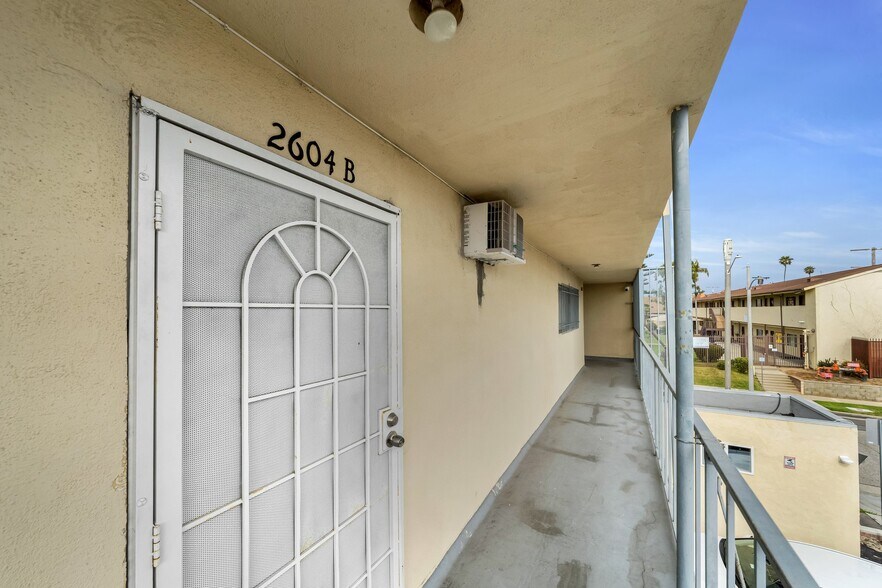 More Photos Of 2610 W Imperial Hwy, Hawthorne Storefront Retail Office For Lease