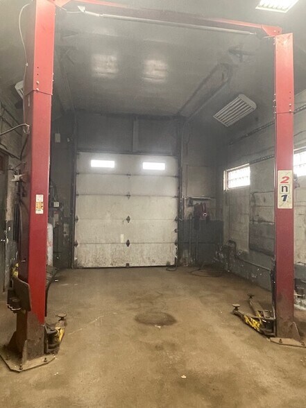 More Photos Of 524 Hinman Ave, Buffalo Service Station For Sale