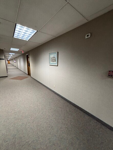 More Photos Of 456 Fulton St, Peoria Office For Sale
