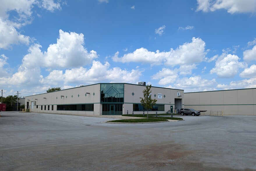 More Photos Of 16500 Vincennes Ave, South Holland Warehouse For Sale