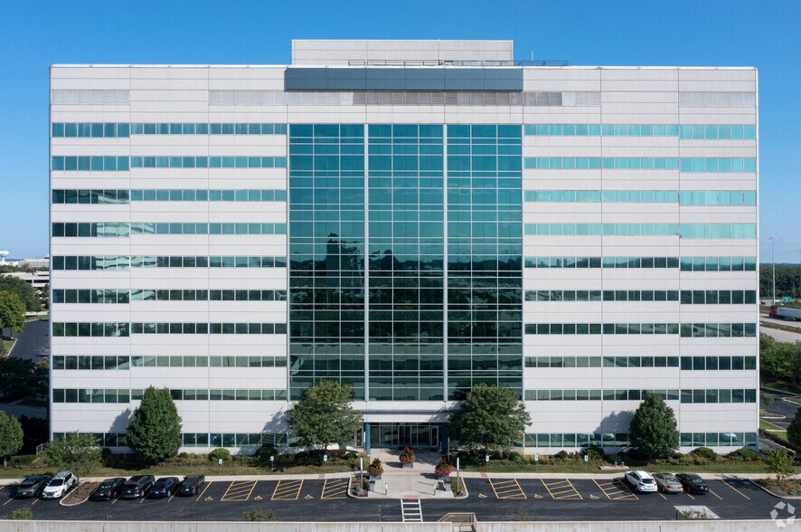 More Photos Of 231 N Martingale Rd, Schaumburg Office For Lease