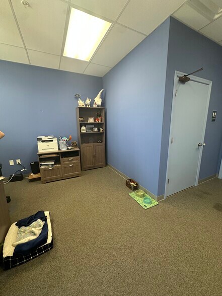 More Photos Of 4428-4450 Eagle Falls Pl, Tampa Warehouse For Lease