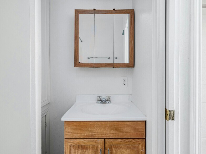 More Photos Of 2802 Whitis Ave, Austin Apartments For Sale