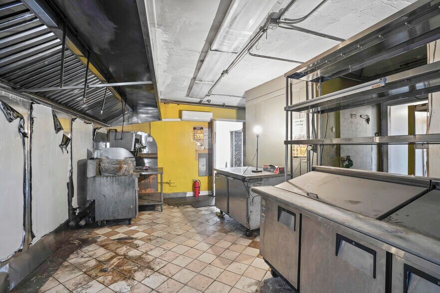 More Photos Of 76 Bushwick Ave, Brooklyn Restaurant For Lease