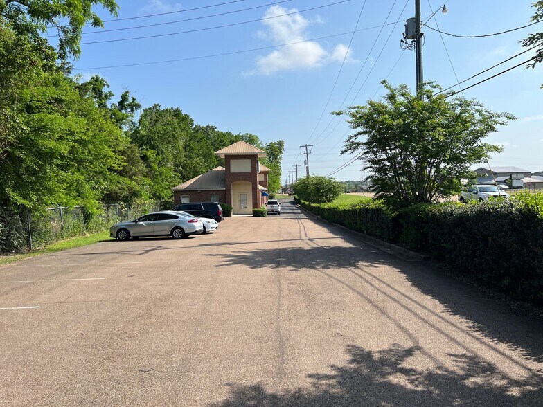More Photos Of 201 Hwy 51, Ridgeland Office For Lease