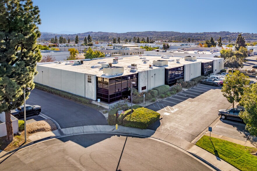 More Photos Of 1672-1688 Sierra Madre Cir, Placentia Showroom For Lease