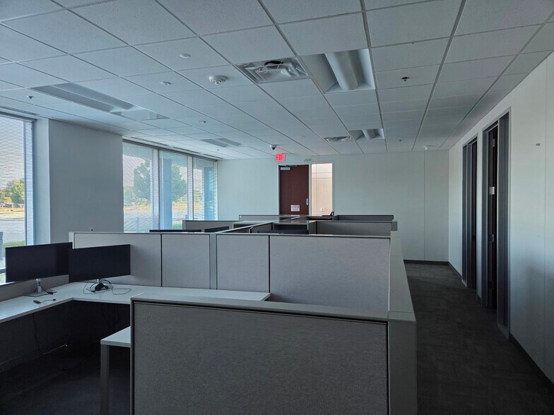 More Photos Of 4609 Regent Blvd, Irving Loft Creative Space For Lease