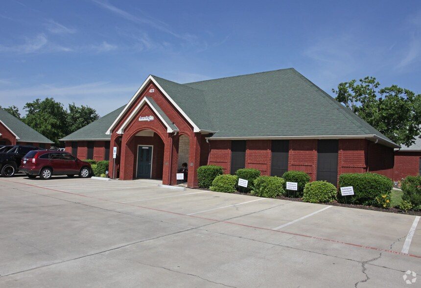 Primary Photo Of 423 Keller Pky, Keller Office For Lease