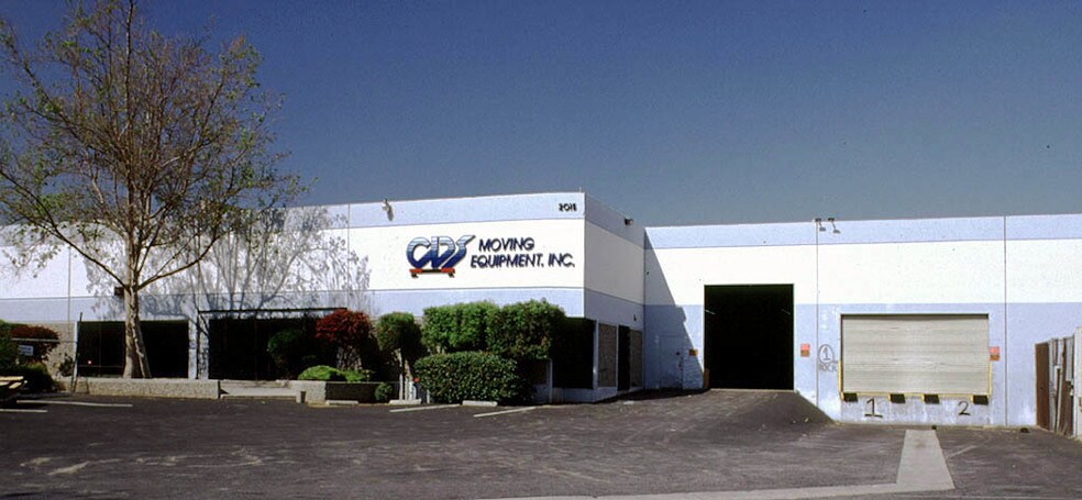 More Photos Of 2015 S Acacia Ct, Compton Warehouse For Lease