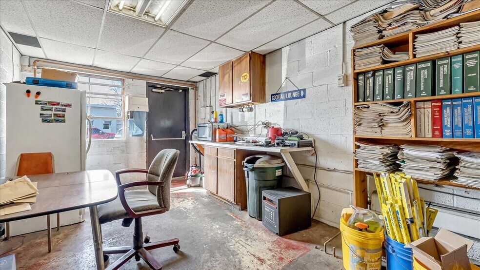 More Photos Of 2115 Union Blvd, Allentown Auto Repair For Sale