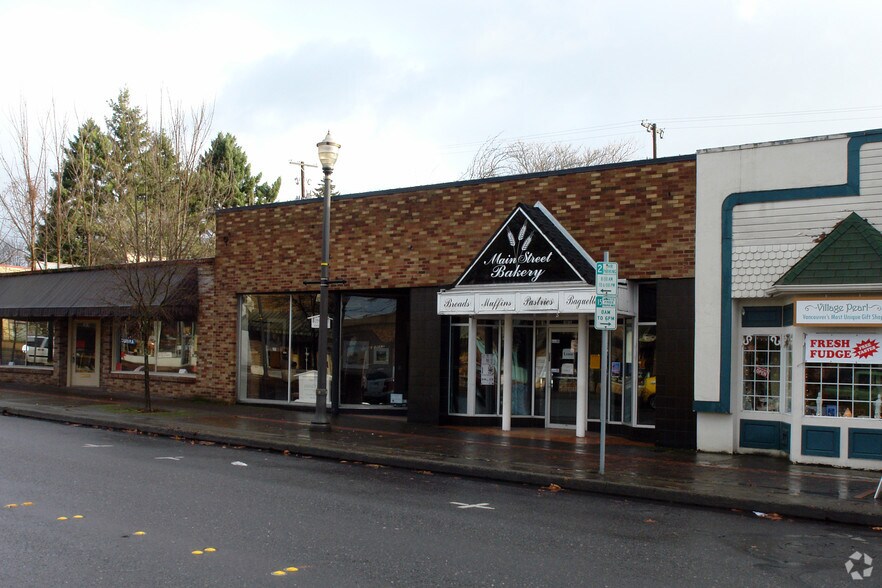 More Photos Of 1915-1917 Main St, Vancouver Storefront For Lease