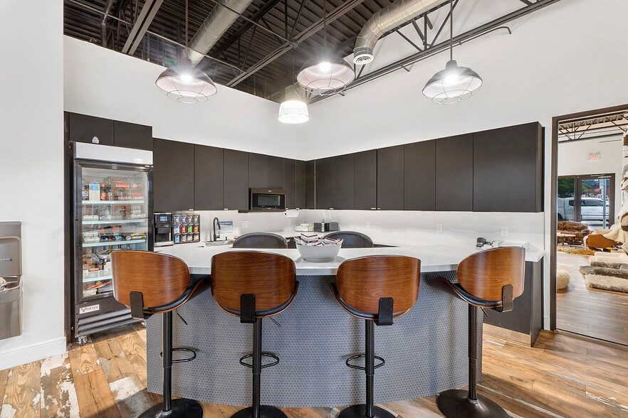 More Photos Of 701-705 N Andrews Ave, Fort Lauderdale Coworking Space