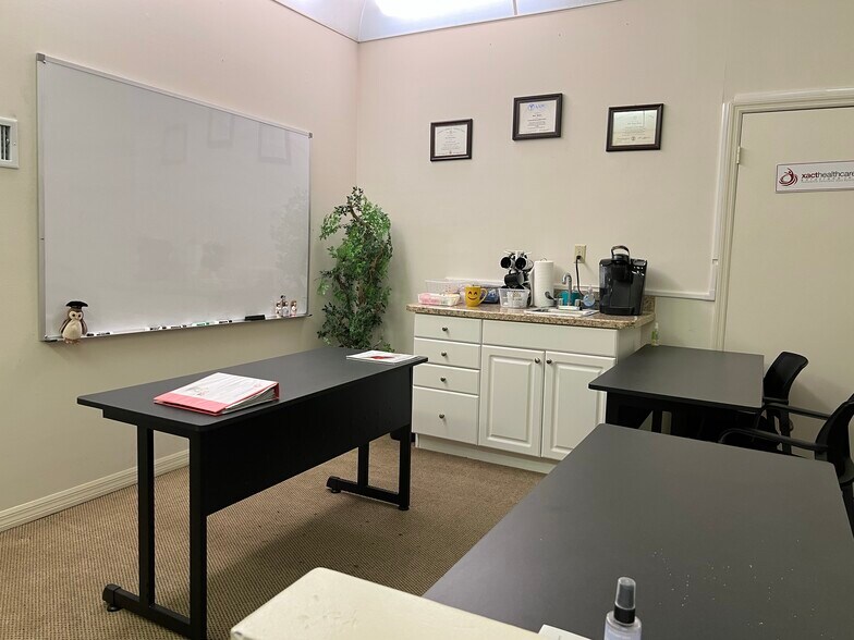 More Photos Of 1847-1865 SE Port St Lucie Blvd, Port Saint Lucie Medical For Sale