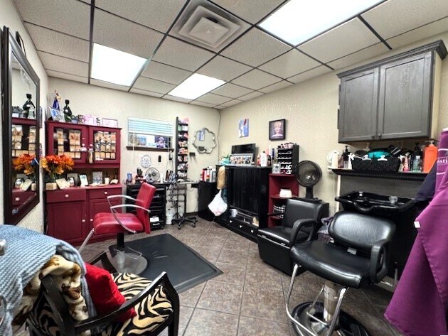 More Photos Of 9414 Westgate Rd, Oklahoma City Office For Sale