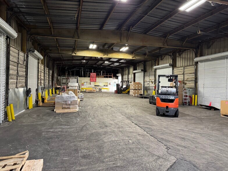 More Photos Of 1710 W Town rd, Albany Truck Terminal For Sale