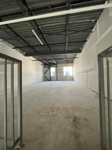 More Photos Of 5266 Solar Dr, Mississauga Manufacturing For Lease
