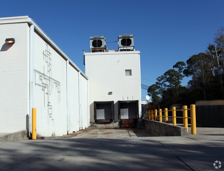 More Photos Of 1307-1355 E Pass Rd, Gulfport Storefront For Lease