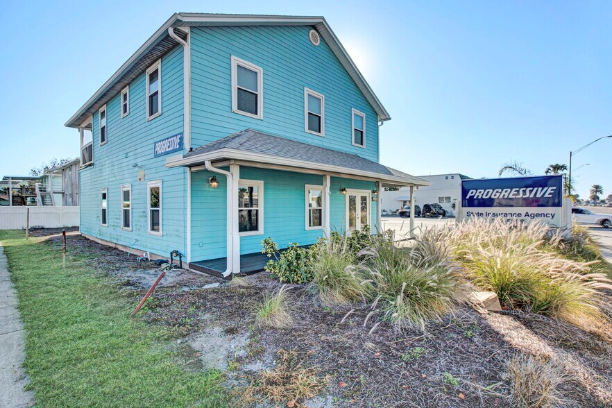 More Photos Of 803 3rd St N, Jacksonville Beach Storefront Retail Residential For Sale