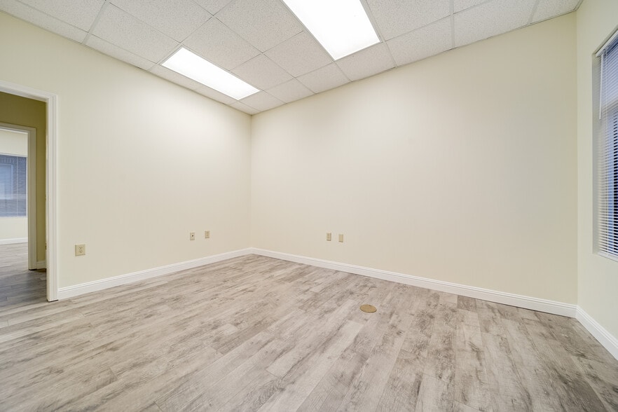 More Photos Of 180 N Belvedere Dr, Gallatin Office Residential For Lease