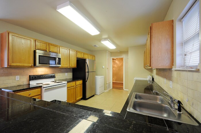 More Photos Of 2841 San Gabriel St, Austin Specialty For Sale