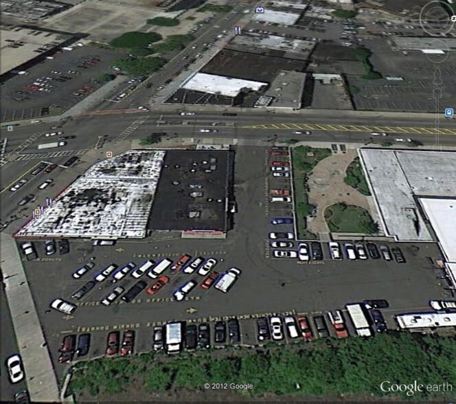 More Photos Of 237-251 Market St, Paterson Storefront Retail Office For Lease