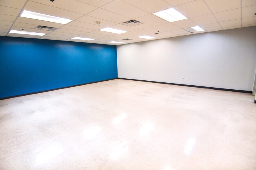 More Photos Of 4514-4522 Fredericksburg Rd, San Antonio General Retail For Lease