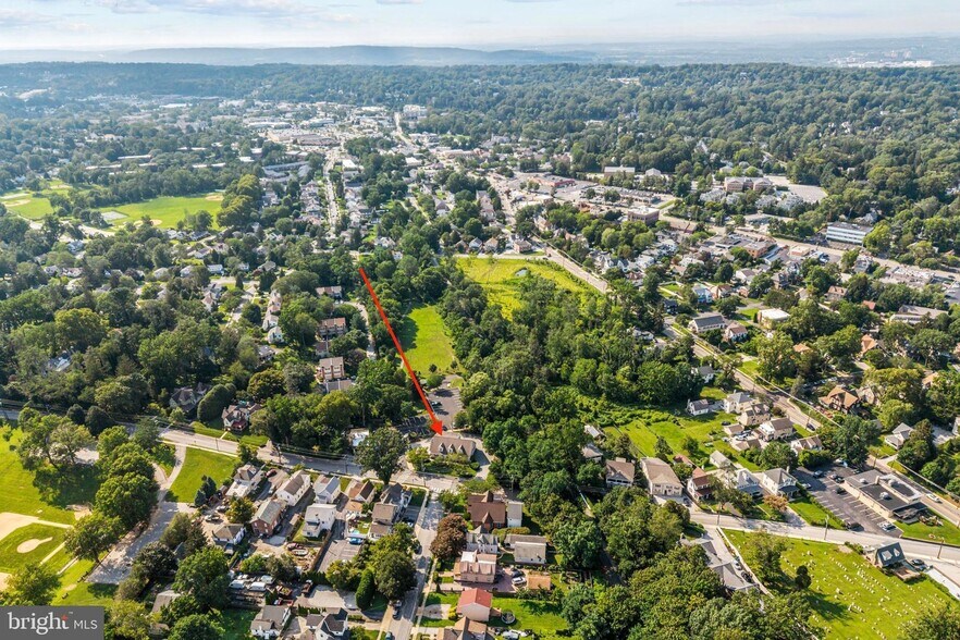 More Photos Of 405 W Wayne Ave, Wayne Office Residential For Sale