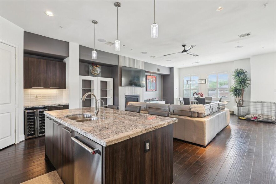 More Photos Of 3912 Ennis St, Houston Specialty For Sale