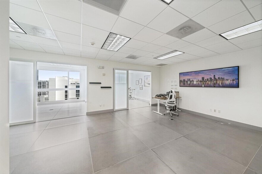More Photos Of 175 SW 7th St, Miami Medical For Lease