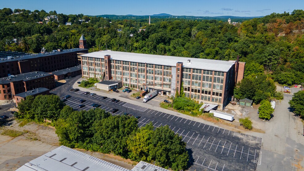 More Photos Of 75 Green St, Clinton Distribution For Sale