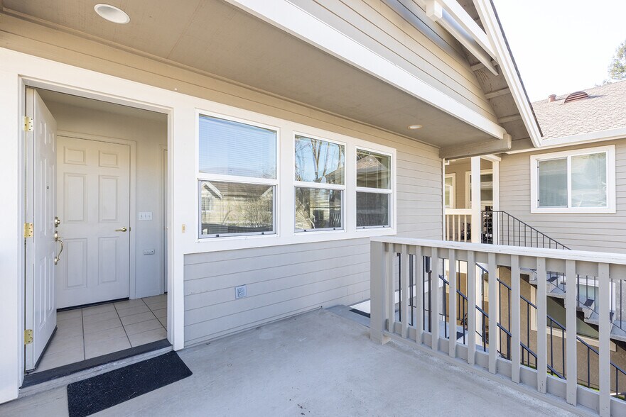 More Photos Of 2131 Naomi Pl, Santa Rosa Apartments For Sale