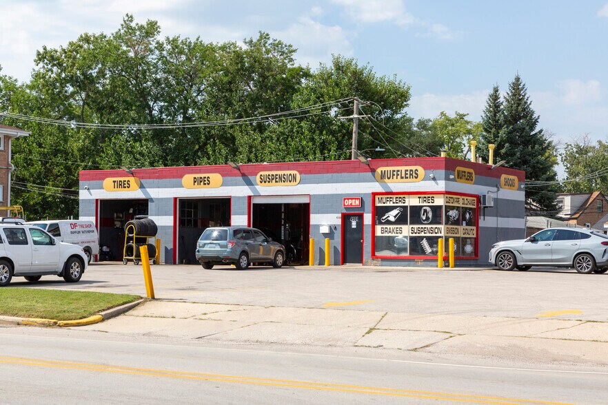 More Photos Of 4501 Butterfield Rd, Bellwood Auto Repair For Sale