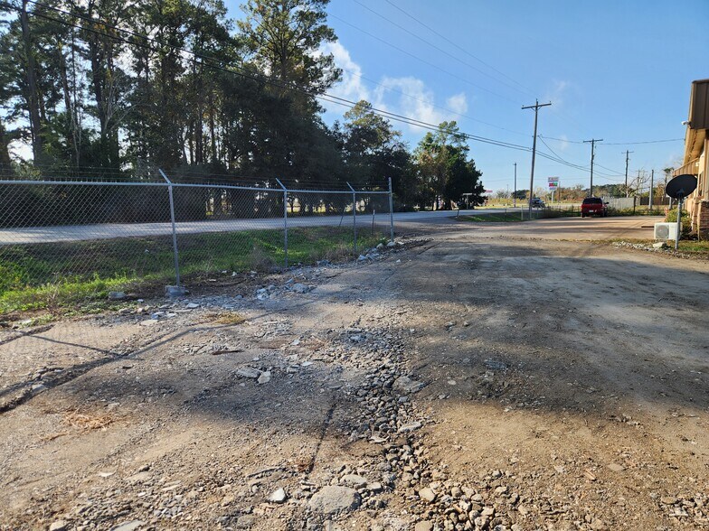 More Photos Of 10515 B Farm to Market 1462, Alvin Land For Lease
