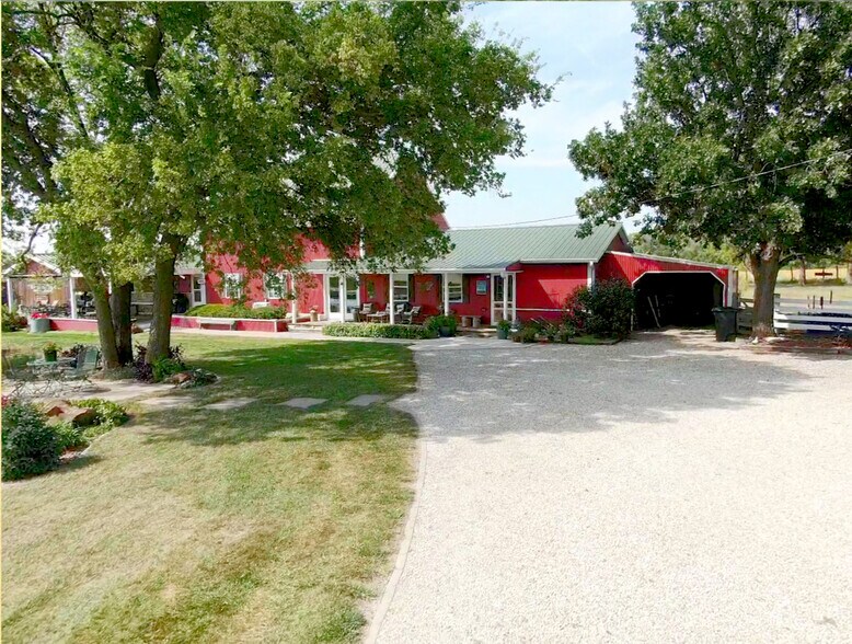 More Photos Of 505 Meridian Rd, Miltonvale Hospitality For Sale