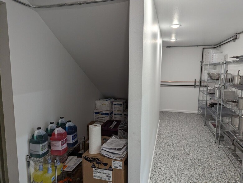 More Photos Of 2035 Orchard Dr, Brookings Restaurant For Sale