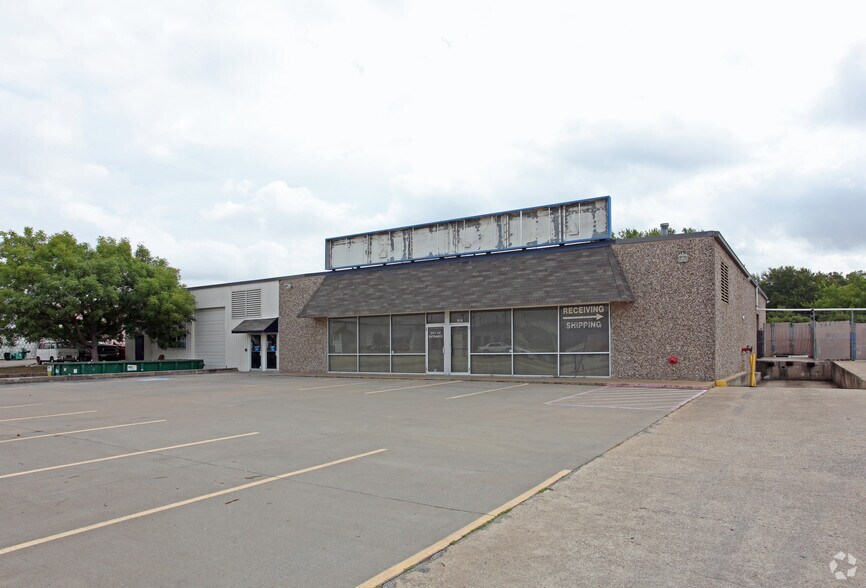 Primary Photo Of 616 N 5th St, Garland Flex For Sale