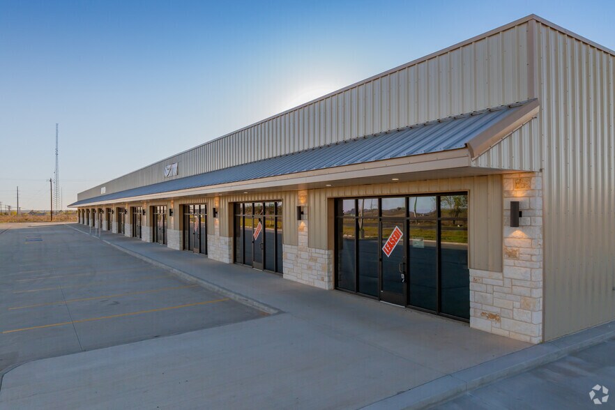 More Photos Of FM 775, Floresville General Retail For Lease